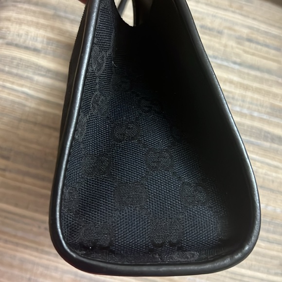 Vintage gucci handbag no stains no rips in very good condition - Picture 2 of 9